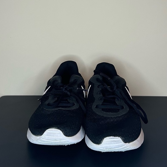 Women’s Black Nike Running Shoes - Picture 4 of 4
